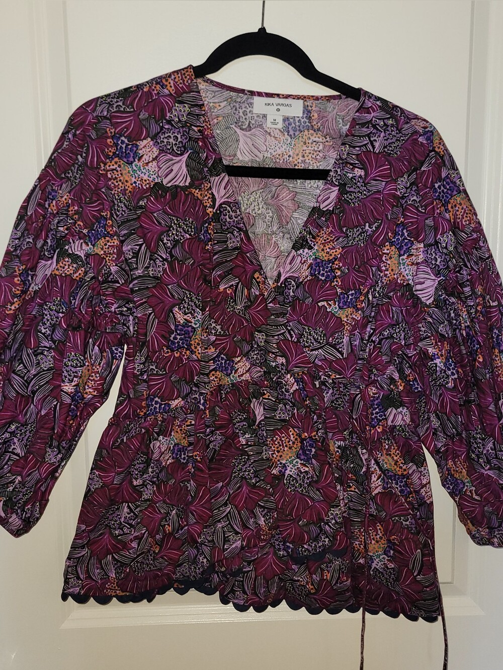 Kiki Vargas for Target - Purple Floral Puff-Sleeve V-Neck Peplum Top - Picture 3 of 4